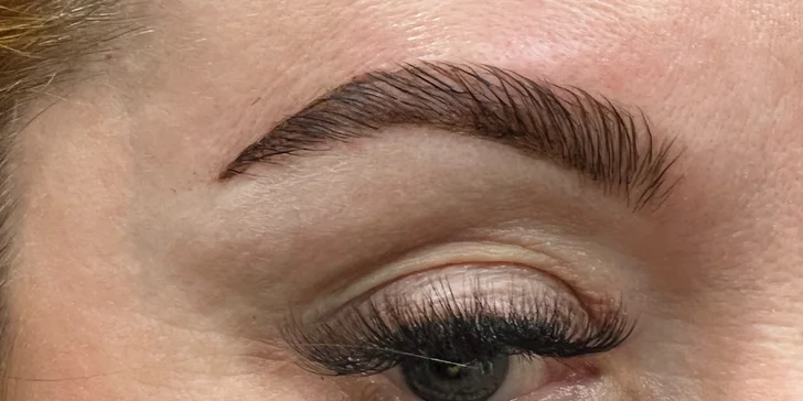 Lash lifting či laminace s barvením i prodloužení řas metodou řasa na řasu či 5D