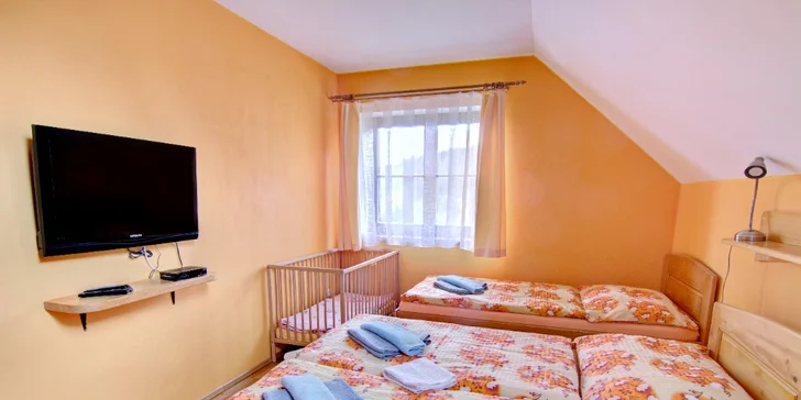 Pronájem celé chaty se saunou a vířivkou až pro 8 osob: pobyt v Kvildě, srdci Šumavy