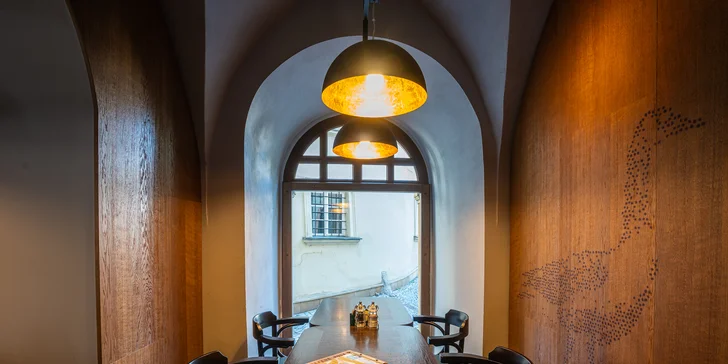 Otevřený voucher do restaurace Potrefená husa: konzumace v hodnotě 500 nebo 1000 Kč