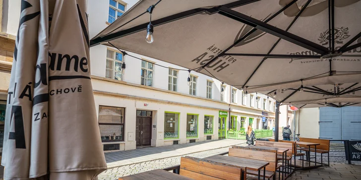 Otevřený voucher do restaurace Potrefená husa: konzumace v hodnotě 500 nebo 1000 Kč