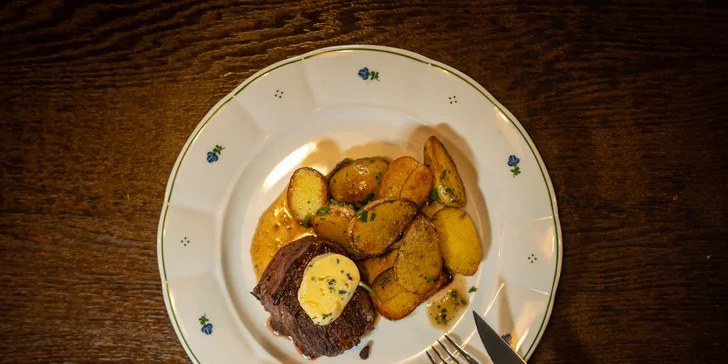 Otevřený voucher do restaurace Potrefená husa: konzumace v hodnotě 500 nebo 1000 Kč