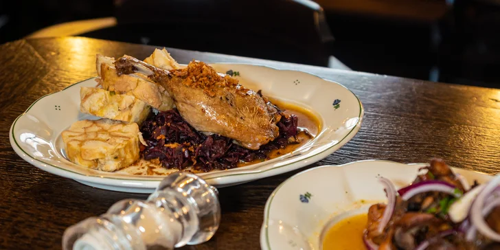 Otevřený voucher do restaurace Potrefená husa: konzumace v hodnotě 500 nebo 1000 Kč