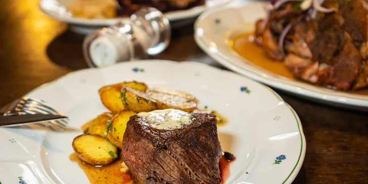 Otevřený voucher do restaurace Potrefená husa: konzumace v hodnotě 500 nebo 1000 Kč