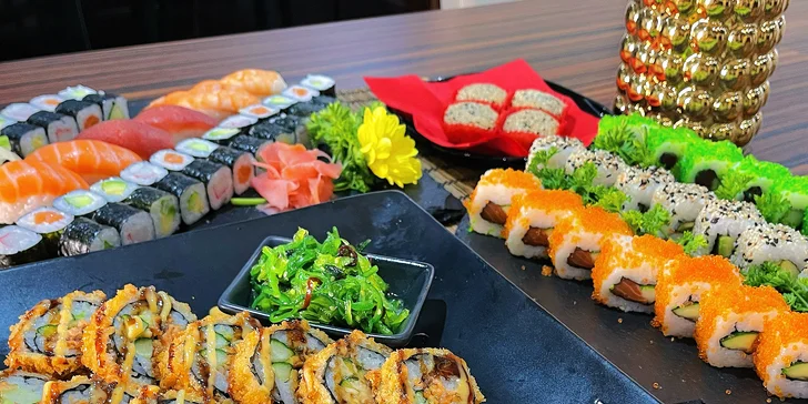 Sushi sety s 18, 53 a 74 kousky: maki, nigiri a další rolky s rybami i zeleninou