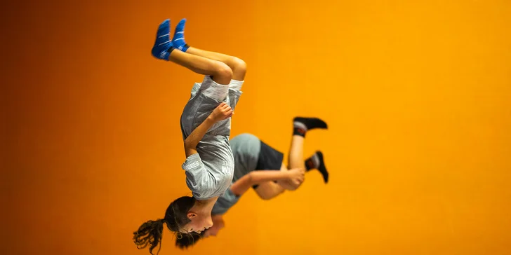 60 minut dovádění na trampolínách a v parkour zóně pro děti i dospělé