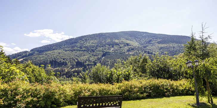 Pohodový pobyt u Lysé hory: snídaně či polopenze, wellness, masáže a výlety