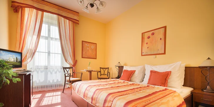 Pobyt v Hluboké nad Vltavou s polopenzí i wellness: hotel pod zámkem v blízkosti golfu