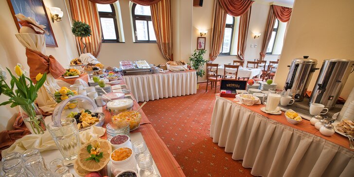 Romantika u zámku Hluboká: snídaně, večeře, wellness i vstup do galerie nebo zoo