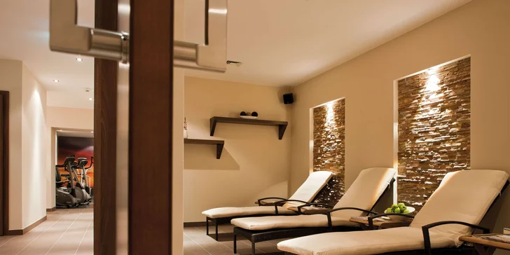 Pobyt v elegantním 4* hotelu poblíž vídeňské radnice i rezidence Hofburg: snídaně a neomezený wellness