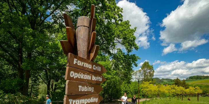 Celodenní vstup do Farmaparku včetně všech atrakcí a kyblík krmení nebo plyšák