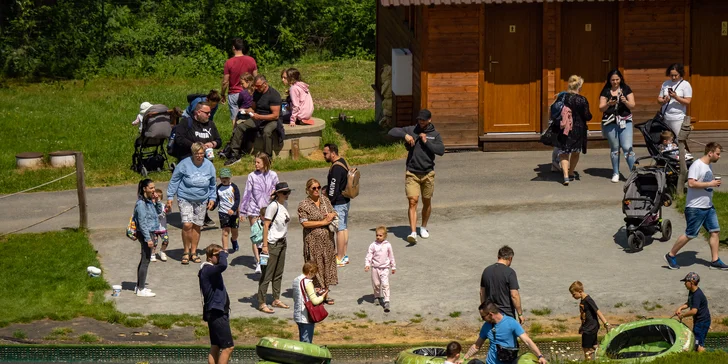 Celodenní vstup do Farmaparku včetně všech atrakcí a kyblík krmení nebo plyšák