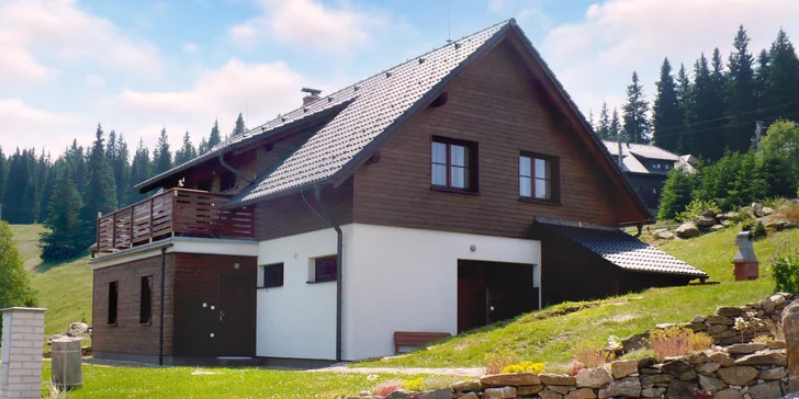 Pronájem celé chaty se saunou a vířivkou až pro 8 osob: pobyt v Kvildě, srdci Šumavy