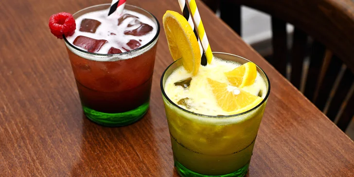 Vyhlášený brazilský drink Caipirinha nebo dezert s kávou či čajem v restauraci Delicia pro 1 i 2 osoby