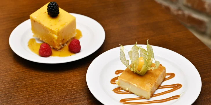 Vyhlášený brazilský drink Caipirinha nebo dezert s kávou či čajem v restauraci Delicia pro 1 i 2 osoby