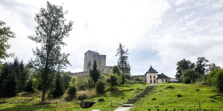 Pobyt v České Kanadě s polopenzí pro dva i rodinu přímo u hradu Landštejn