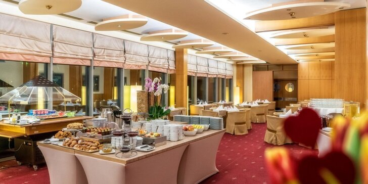 4* pobyt u centra Vratislavi: hotel přímo u Odry, snídaně a možnost sauny