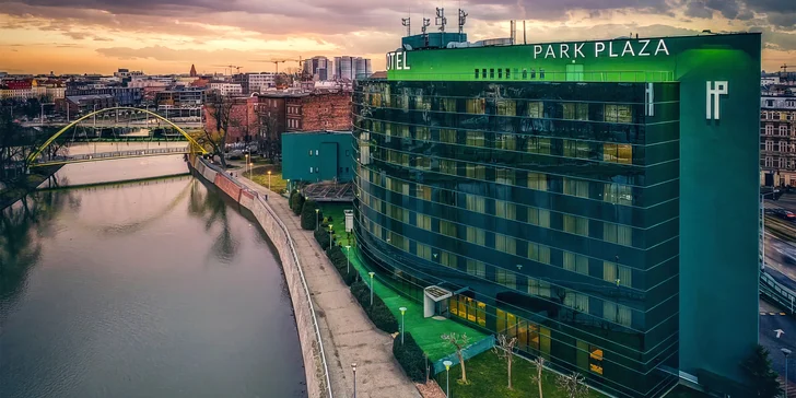 4* pobyt u centra Vratislavi: hotel přímo u Odry, snídaně a možnost sauny