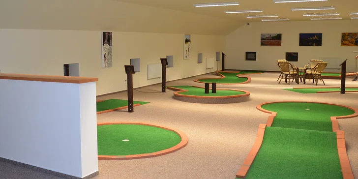 Zábavný adventure minigolf pod střechou: 60 min. hry pro malé i velké