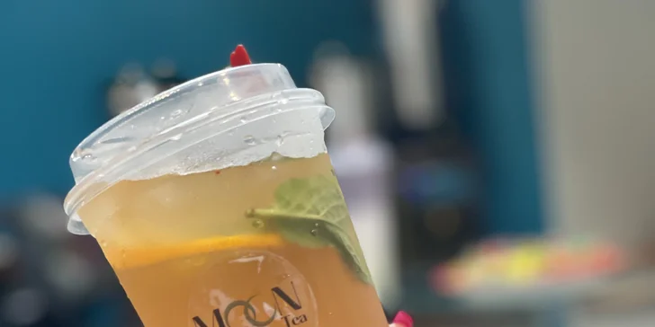 Velký fresh fruit bubble tea dle výběru i s porcí klasických či praskajících jelly