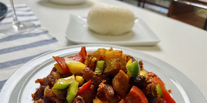 Africké 4chodové menu pro 1 nebo 2 osoby i varianta s palmovým vínem