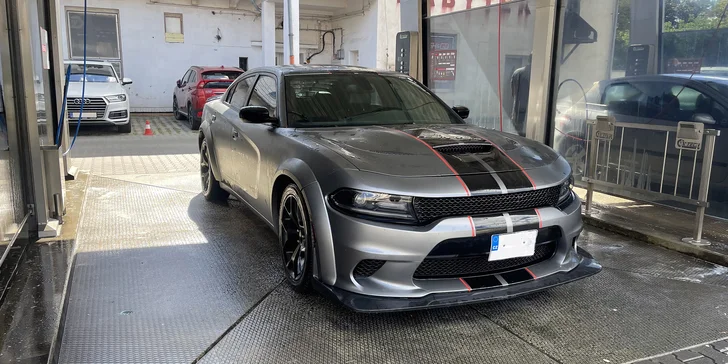 Superjízda v nadupaném Dodge Charger: 15 minut nebo rovnou pronájem na celý den