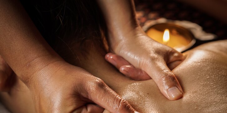 Zahřejte se 45–60minutovou masáží nahřívaným olejem