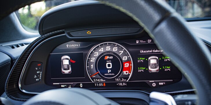 Jízda v moderní Audi R8 V10 Plus: 15 min. spolujízdy nebo až 30 min. řízení