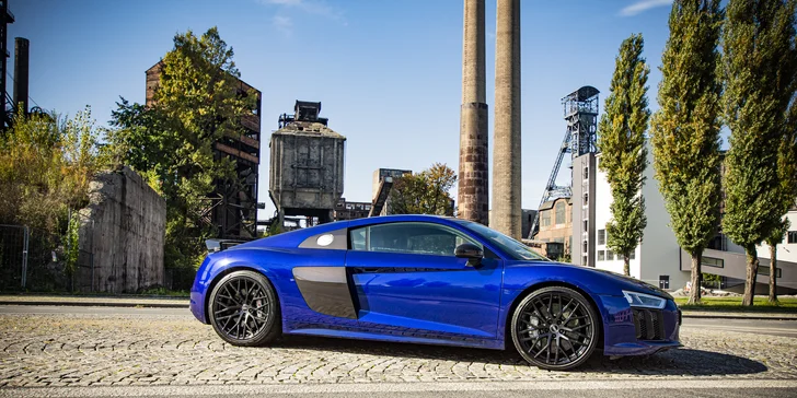 Jízda v moderní Audi R8 V10 Plus: 15 min. spolujízdy nebo až 30 min. řízení