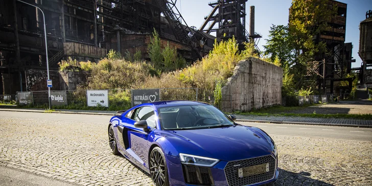 Jízda v moderní Audi R8 V10 Plus: 15 min. spolujízdy nebo až 30 min. řízení