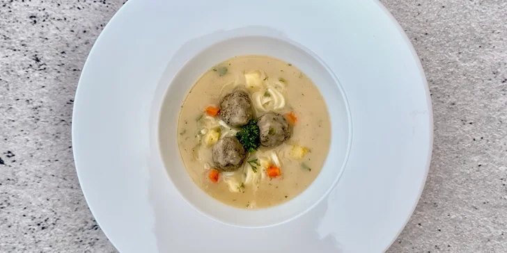 Svatomartinské menu: foie gras, kaldoun, husí roláda nebo trhaná husa a lokše s povidly