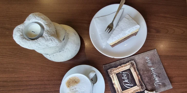 Káva a dortík dle výběru: v nabídce i bezlepkové, veganské či nízkosacharidové