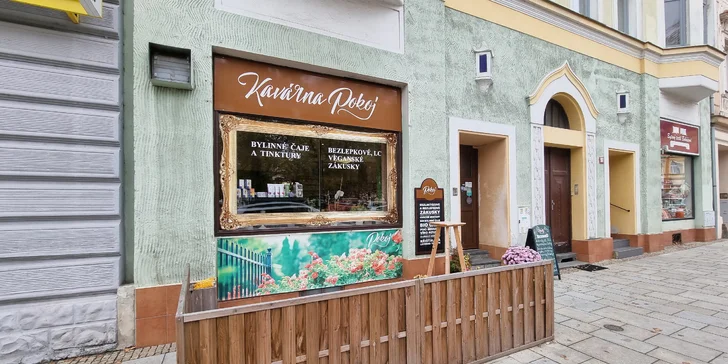 Káva a dortík dle výběru: v nabídce i bezlepkové, veganské či nízkosacharidové