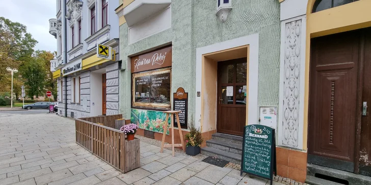 Káva a dortík dle výběru: v nabídce i bezlepkové, veganské či nízkosacharidové