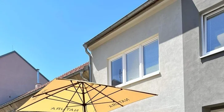 Dvě 33cm pizzy dle výběru z menu v cenové hladině 189–209 Kč: špenát, kukuřice i hříbky