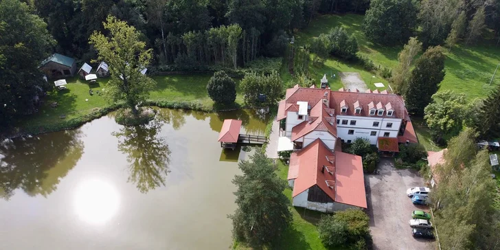 Pohádková dovolená v krajině Novohradských hor s polopenzí i vířivkou