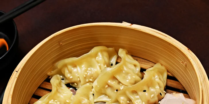 Dim sum a gyoza knedlíčky v masové i vege verzi v nové restauraci na Vinohradech