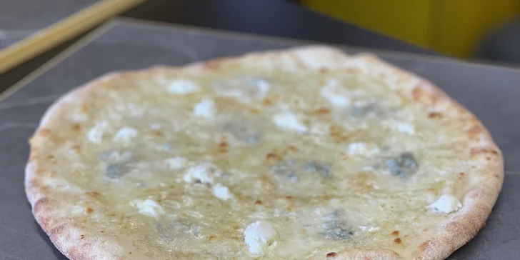 Jedna nebo čtyři pizzy podle výběru na odnos s sebou nebo rozvoz