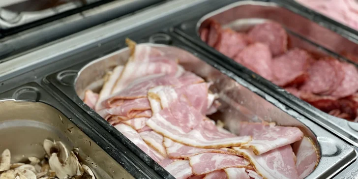 Jedna nebo čtyři pizzy podle výběru na odnos s sebou nebo rozvoz
