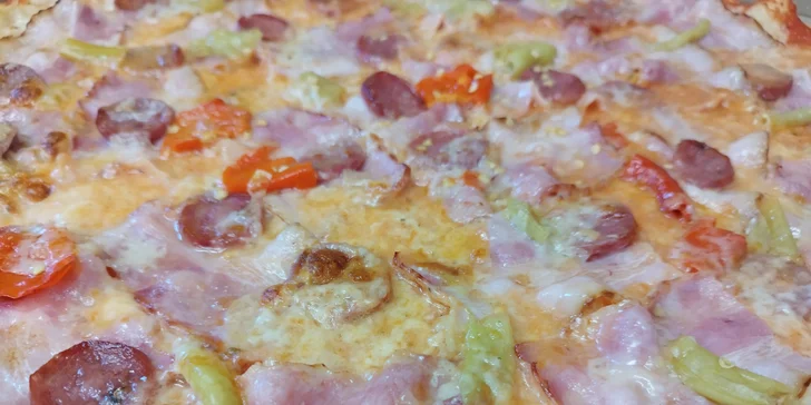 Jedna nebo čtyři pizzy podle výběru na odnos s sebou nebo rozvoz
