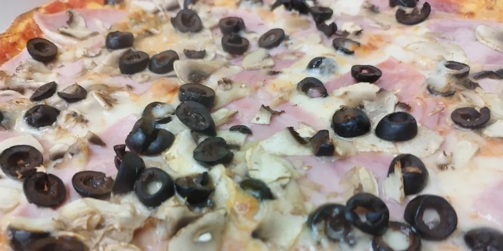 Jedna nebo čtyři pizzy podle výběru na odnos s sebou nebo rozvoz