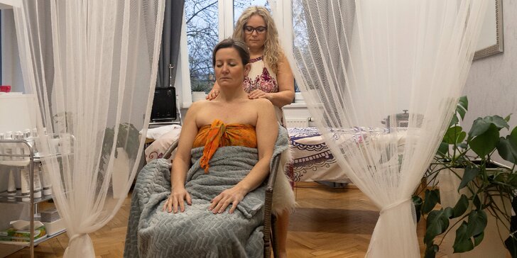Lymfatická masáž nohou, nebo harmonizující ženská masáž Mohendžodáro