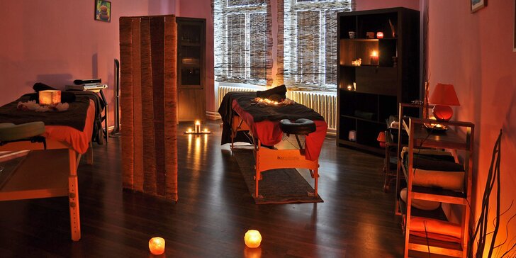Hodina božské relaxace pro 2 osoby: masáž tajemná, klasická i Lomi Lomi