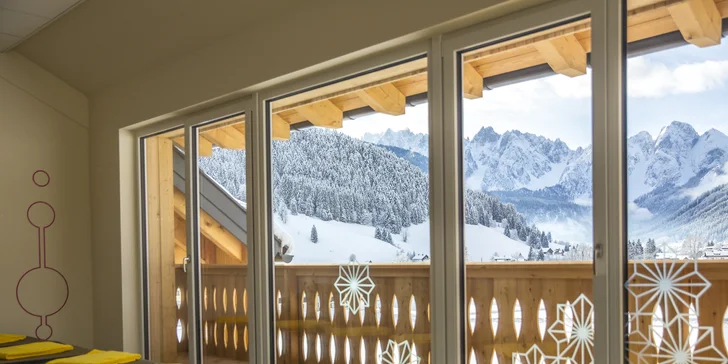 Dovolená v Alpách: moderní horský hotel COOEE alpin Dachstein se snídaní či polopenzí a saunami