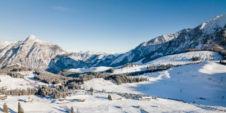 Dovolená v Alpách: moderní horský hotel COOEE alpin Dachstein se snídaní či polopenzí a saunami