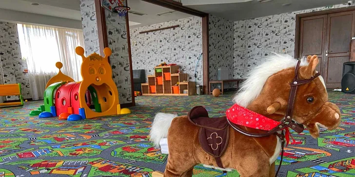 Za parádní lyžovačkou do Bulharska: 5* hotel se snídaní, bazénem, vířivkou a saunami