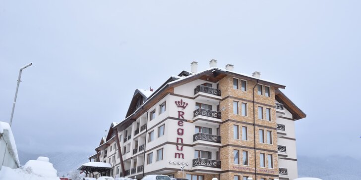 Za parádní lyžovačkou do Bulharska: 5* hotel se snídaní, bazénem, vířivkou a saunami
