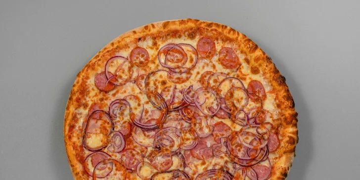 Pizza doma: pochutnejte si na pizze dle výběru a nadýchané těsto spláchněte čepovaným Ostravarem
