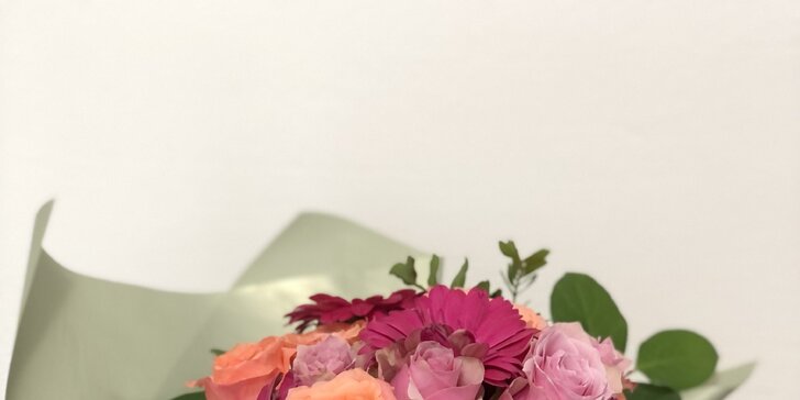 Kurzy floristiky: vázání svatebních kytic, aranžování i 13denní akreditovaný kurz s osvědčením