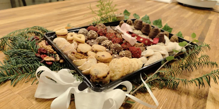 Krabice 13 druhů vánočního cukroví: 500 či 1000 g, osobní odběr nebo rozvoz