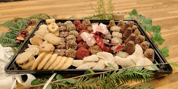Krabice 13 druhů vánočního cukroví: 500 či 1000 g, osobní odběr nebo rozvoz